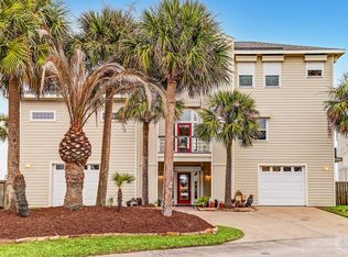 1018 Skimmer Ln, Galveston, TX 77554