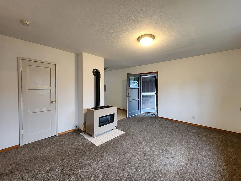 416 N Laventure Rd — Photo 2