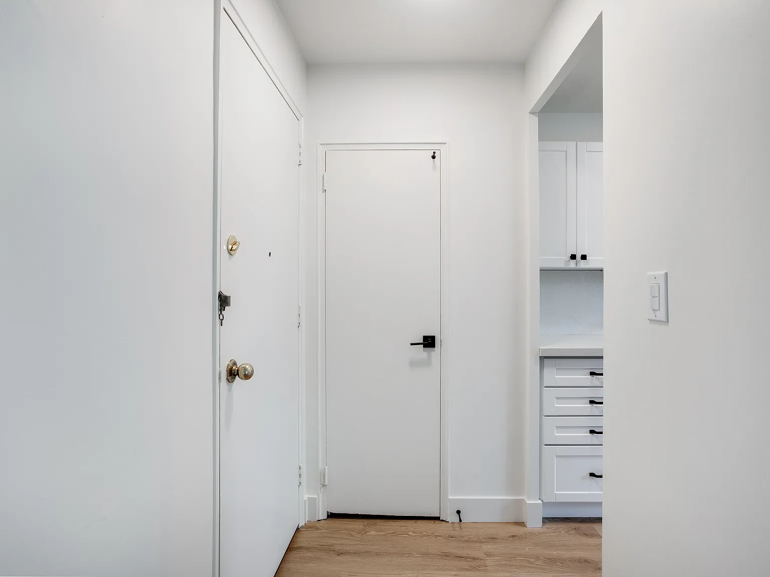 1017 Woodbine — Photo 3