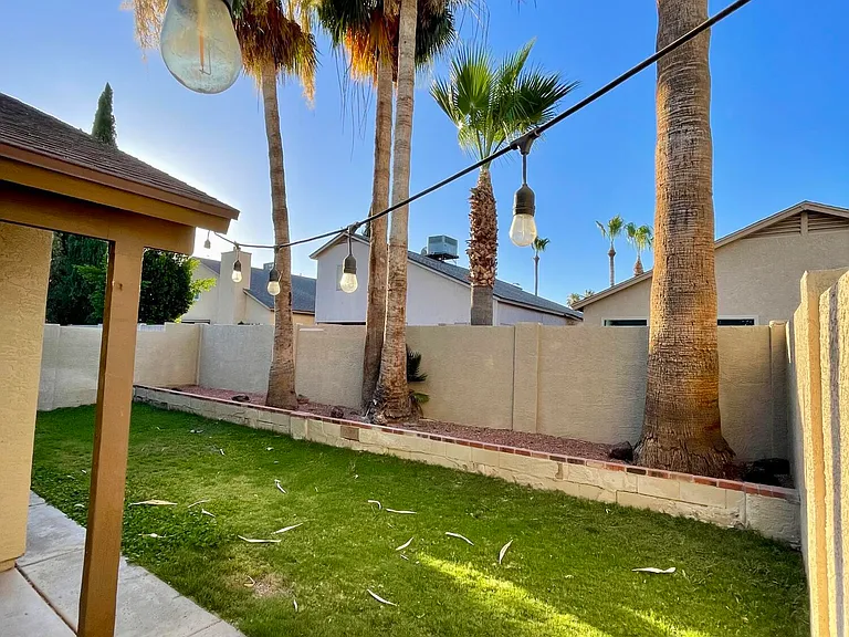 3056 E Siesta Ln — Photo 24
