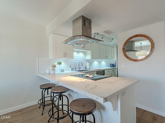 3rd image of 1989 Mesquite Ave #52