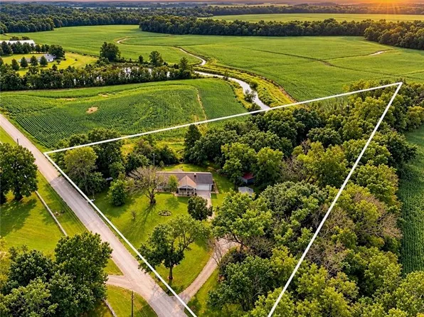422 NE 500th Rd, Warrensburg, MO 64093