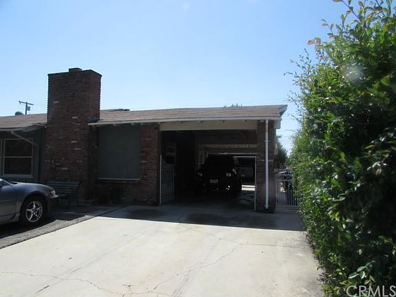 3rd image of 1034 E Yale St