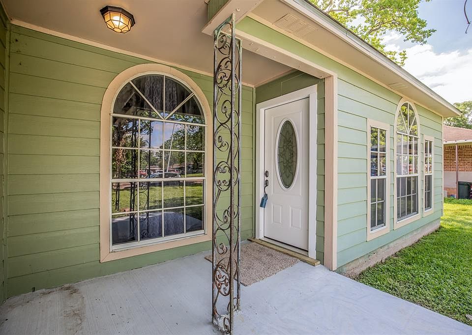 1st image of 1715 Firwood Dr