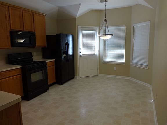 4th image of 17 Buena Park Cir