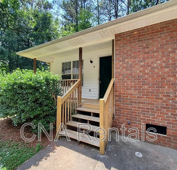 215 Green Acre Ln #B — Photo 1