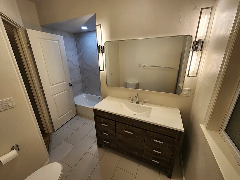 2700 Julian St — Photo 10