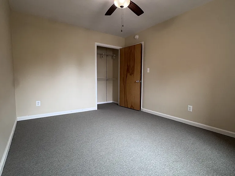 400 Riverside Dr #15 — Photo 9