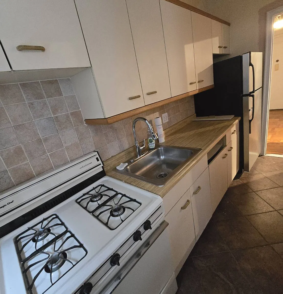 210 Martine Ave — Photo 3