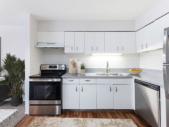 3rd image of 3500 W 83rd St #22-110