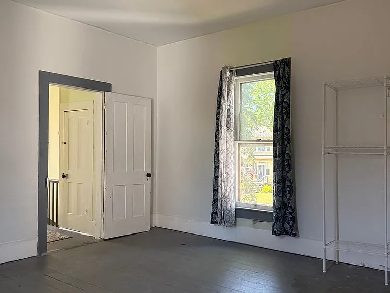 822 N High St — Photo 16