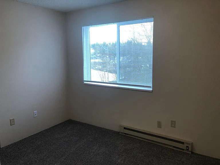 500 NE Maiden Ln #9 — Photo 8