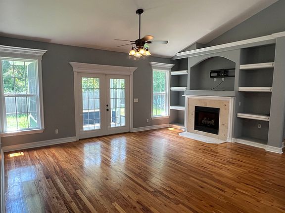 3rd image of 37 Saralan Garden Dr