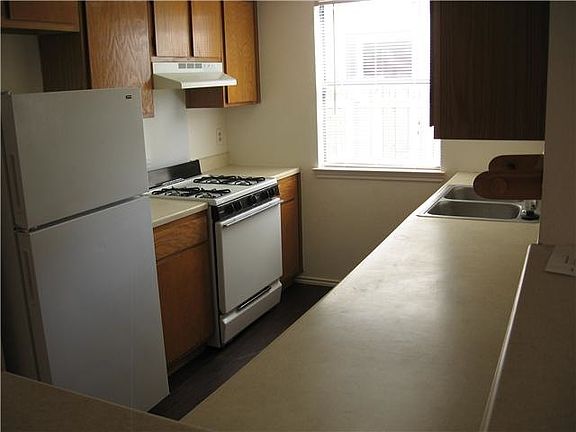 4th image of 9311 Kempler Dr #B