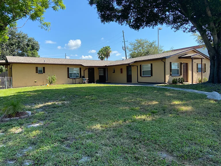 2342 Palmwood Dr — Photo 1