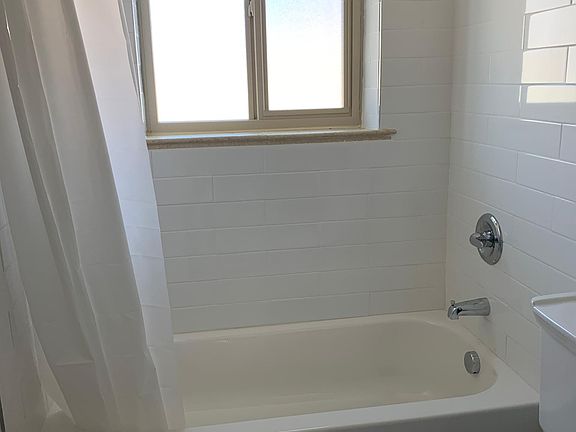 4th image of 755 Birch St #3
