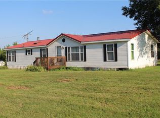 3904 NE Sandstone Dr, Hamilton, MO 64644