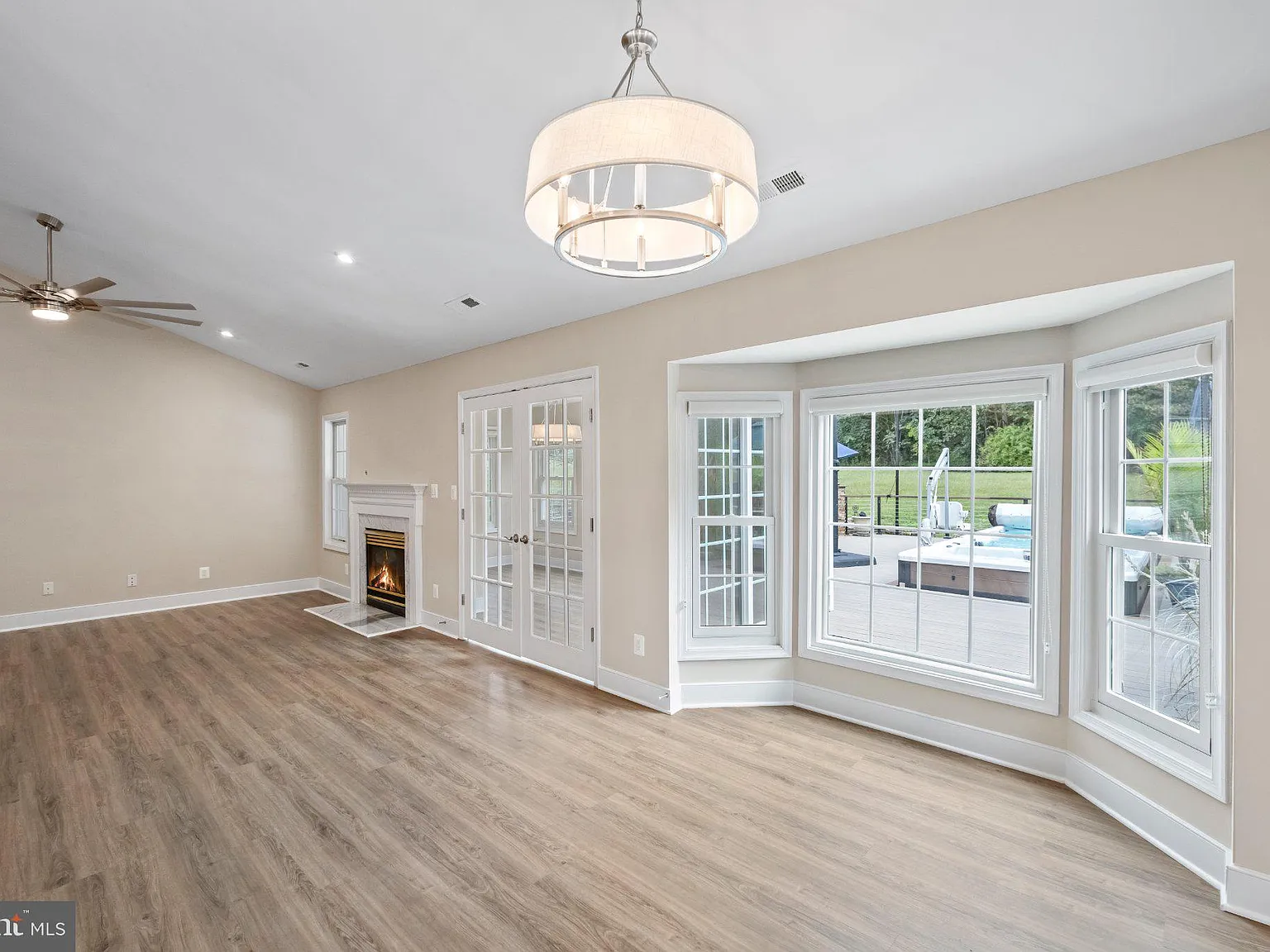 3 bed, 2.0 bath, 1603 sqft, $2,600 — Photo 3