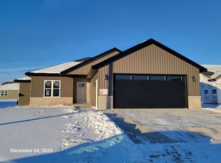 2030 White Dove Ln, Kaukauna, WI 54130