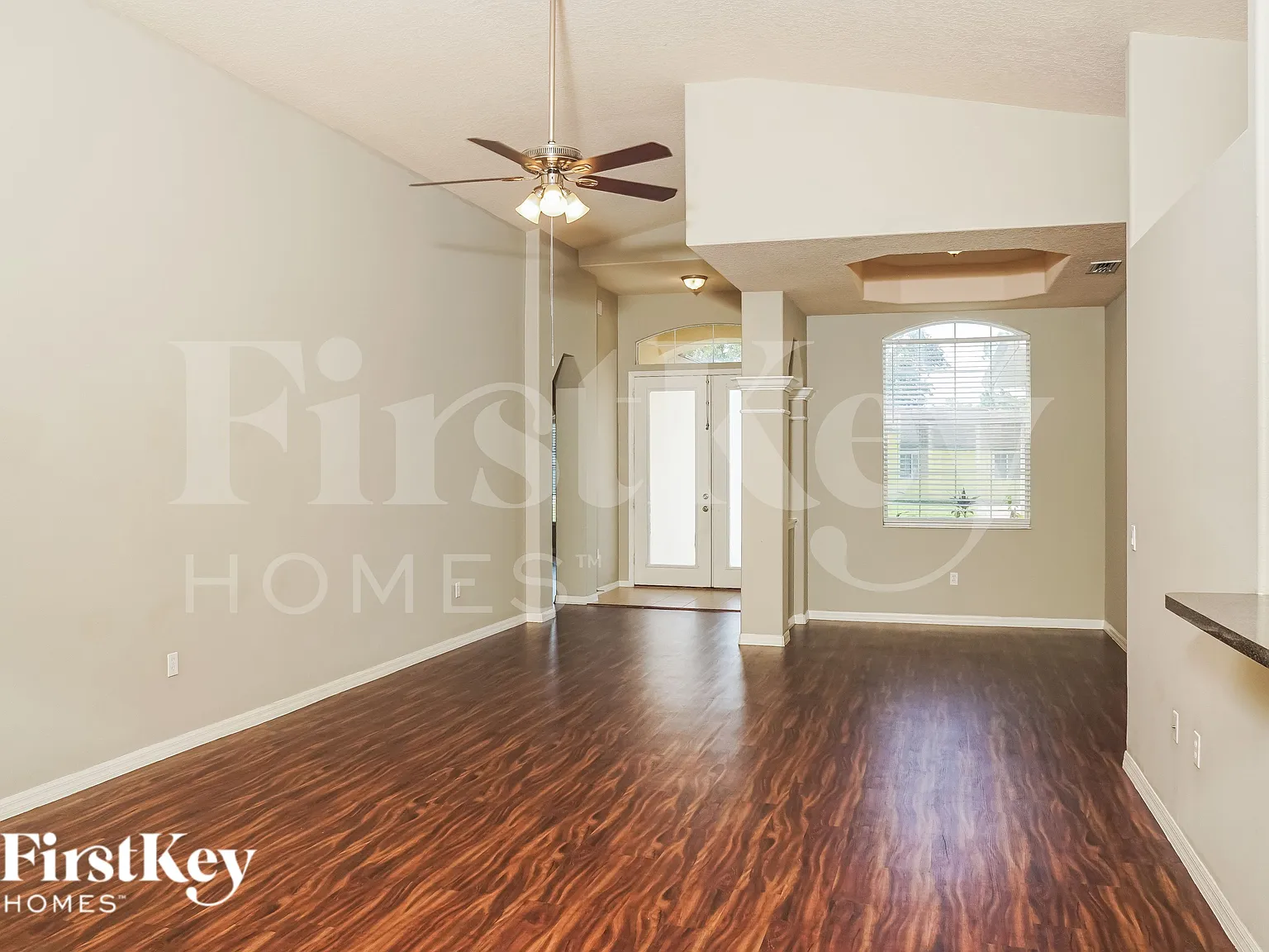 3 bed, 2.0 bath, 1982 sqft, $1,765 — Photo 3