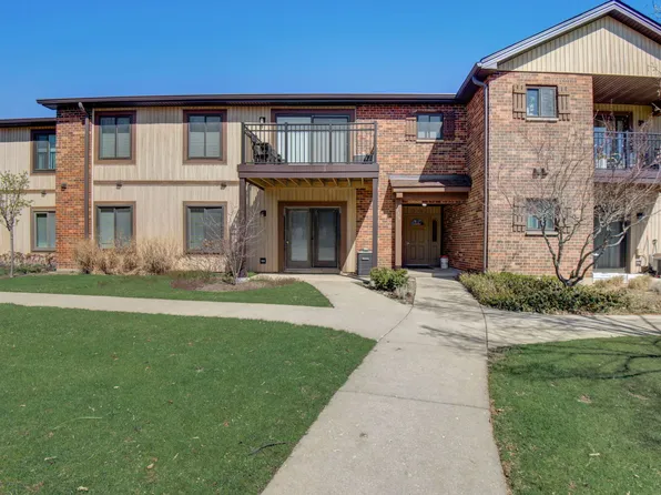 1116 Prescott Dr APT 1A, Roselle, IL 60172