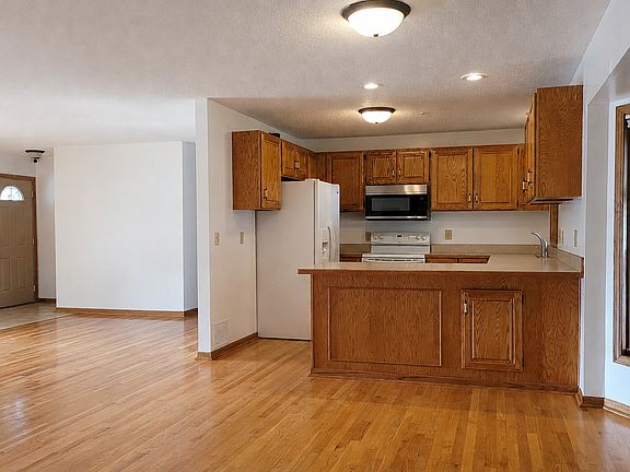 5th image of 10465 Partridge St NW