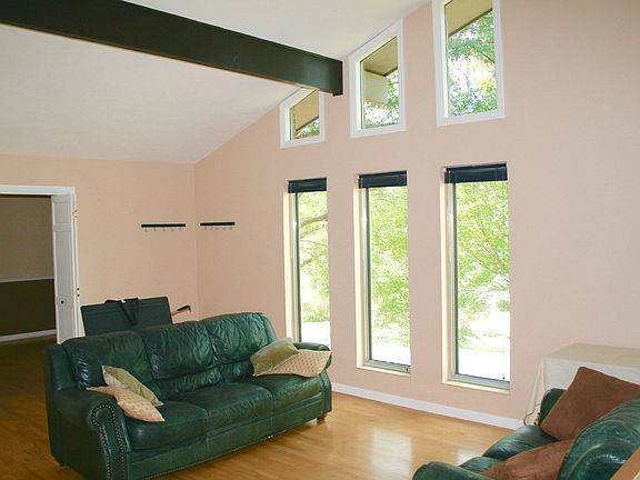 2nd image of 1700 Cove Creek Ln