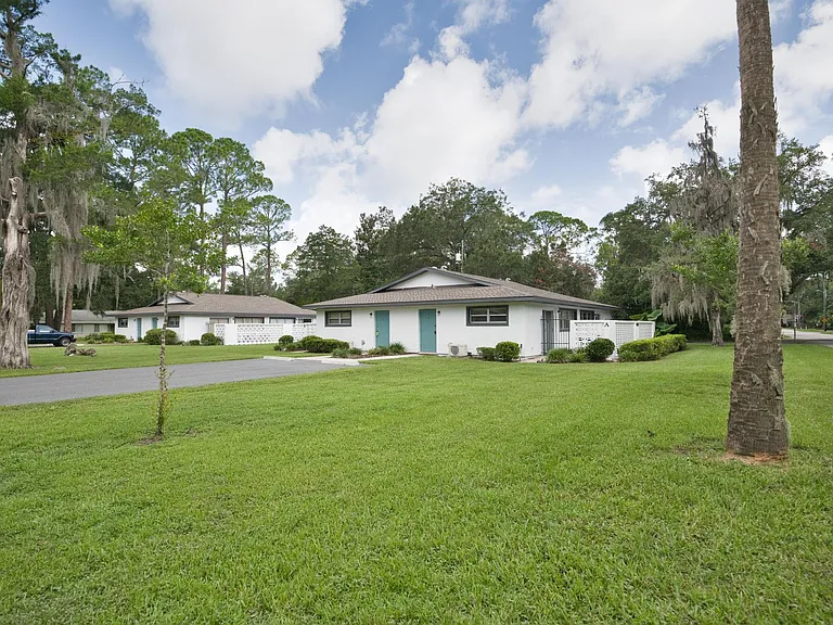 1820 NW 10th St — Photo 29