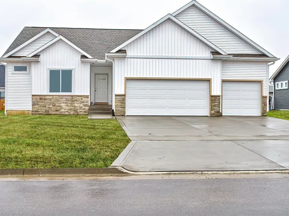 313 Cedar Dr, Gilbert, IA 50105