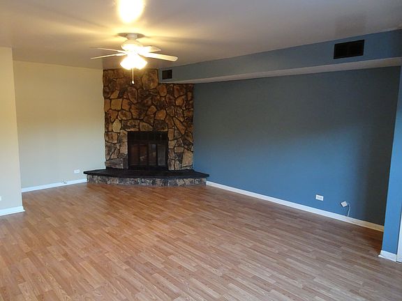 2nd image of 6255 W Touhy Ave APT 2R