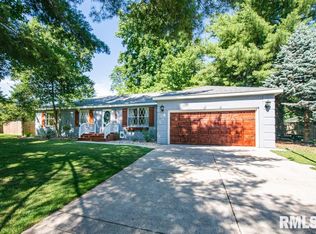 40 Edgewood Ln N, Centralia, IL 62801