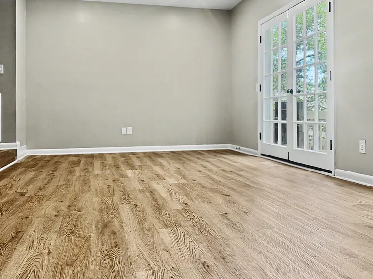 274 Mariners Cir — Photo 10