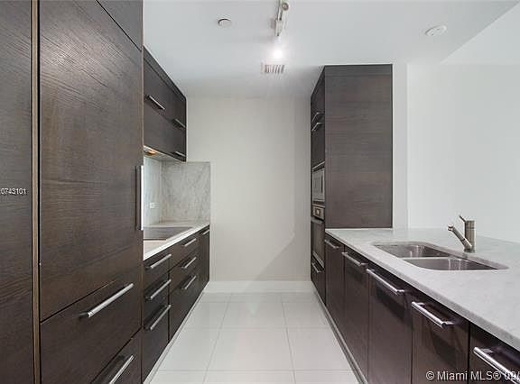 4th image of 900 Biscayne Blvd APT 4610
