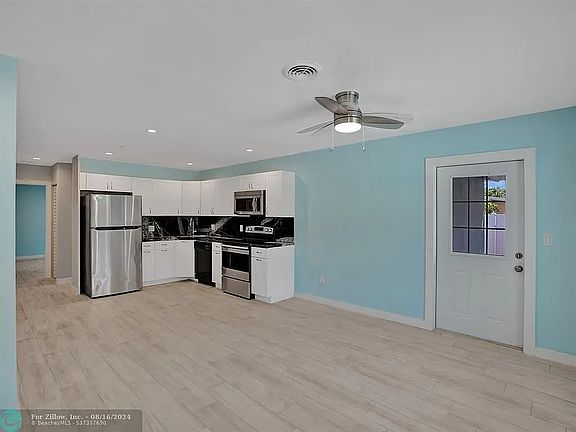 4th image of 1500 NE 4th St #B