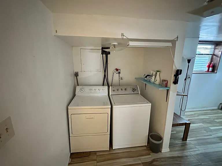 324 E Uintah St — Photo 14