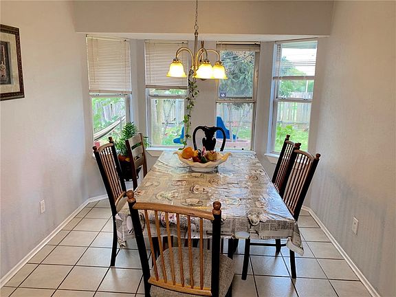 5th image of 1814 Southcreek Dr