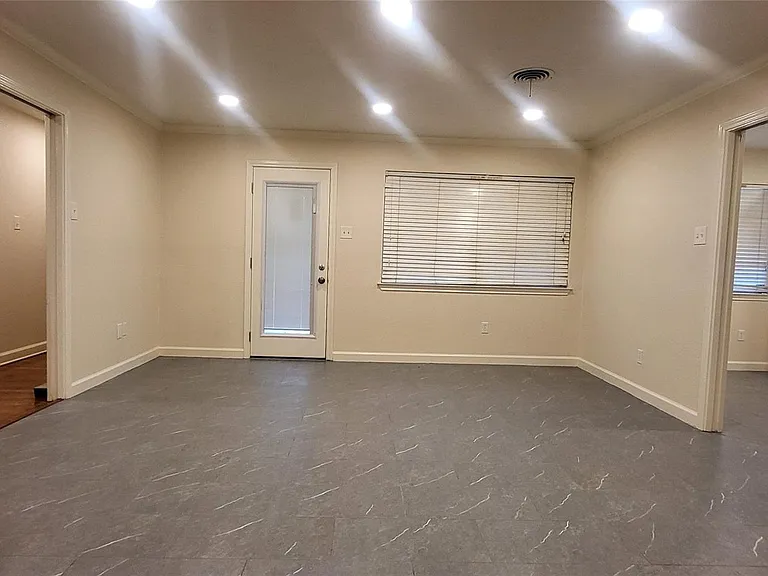 1902 Amy Dr — Photo 6