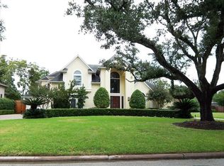 5422 Pine St, Bellaire, TX 77401