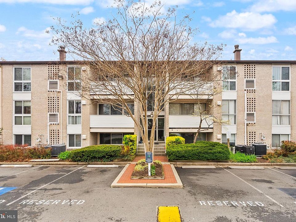 1st image of 5600 Bloomfield Dr APT 4