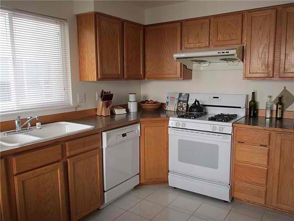 4th image of 12040 31st Ave NE #A