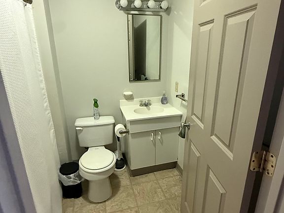 2nd image of 364 Harvard St #3