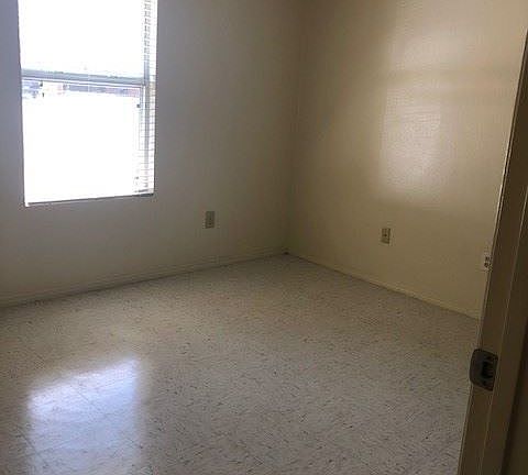 4th image of 200 Bellflower Cir