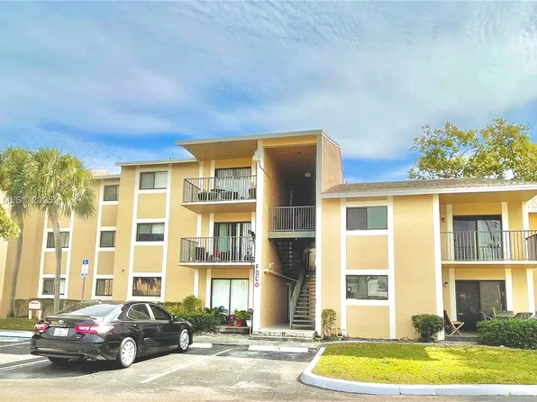251 Palm Cir W APT 206, Hollywood, FL 33025