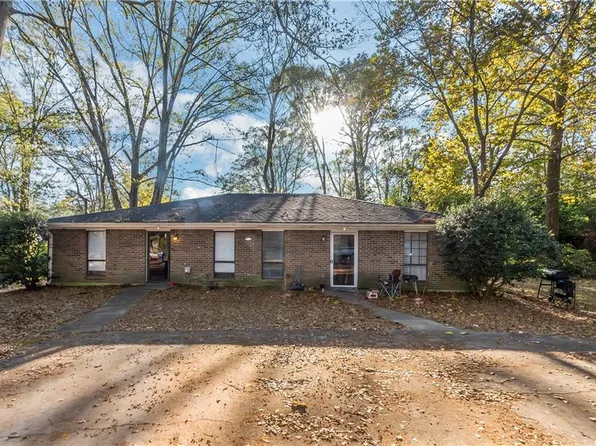 1027 Barn Oak Ct NE, Conyers, GA 30012
