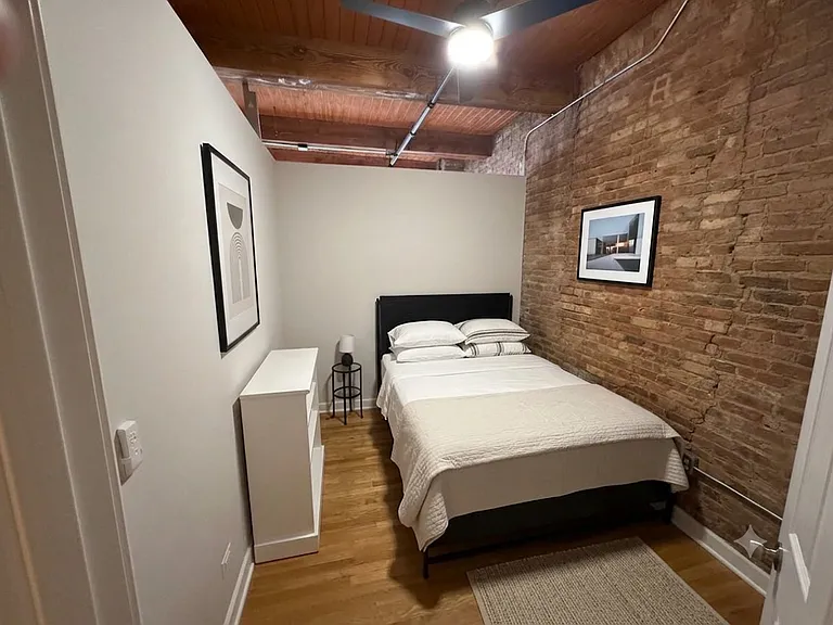 913 W Van Buren St #6G — Photo 7
