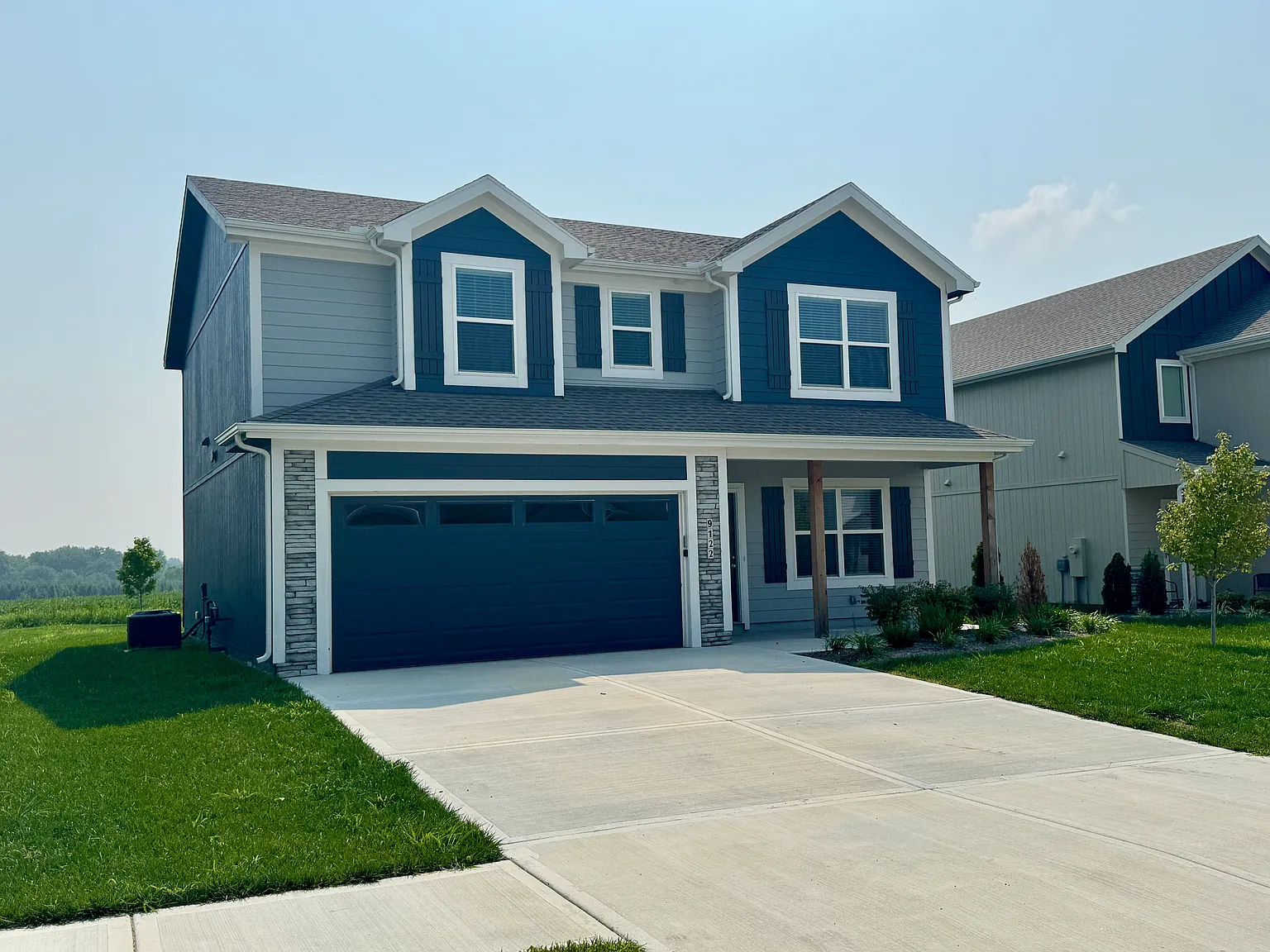 4 bed, 2042 sqft, $2,495 — Photo 2