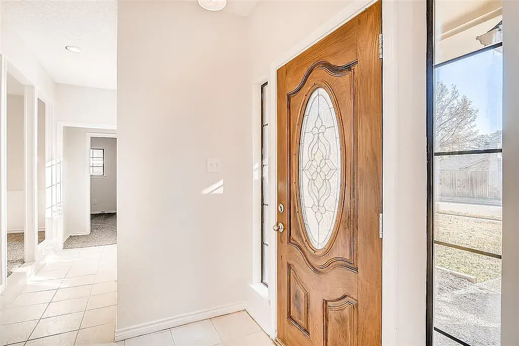 4 bed, 2447 sqft, $3,050 — Photo 3