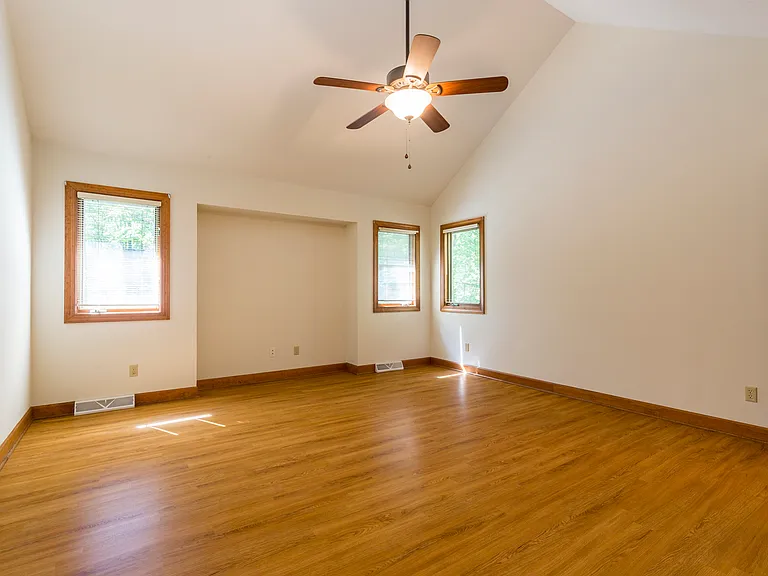 4758 Deer Park Ln — Photo 21