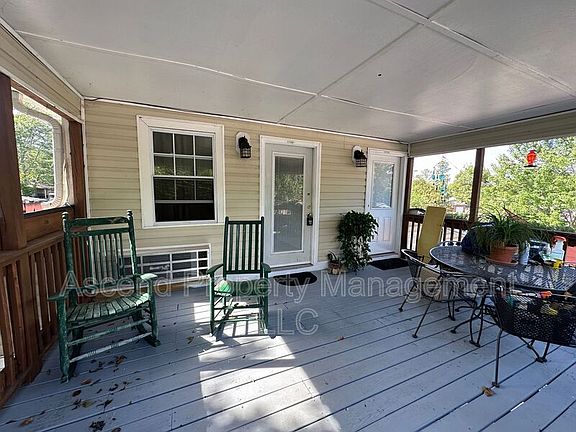 4th image of 10 Pioneer Ln