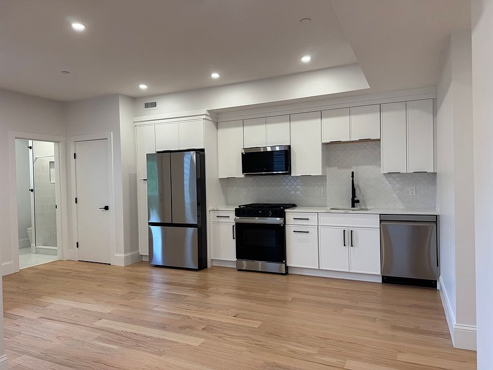 1st image of 531 Bennington St Floor 2